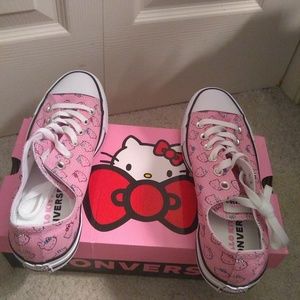 NWT HELLO KITTY X CHUCK TAYLOR ALL-STAR SNEAKERS